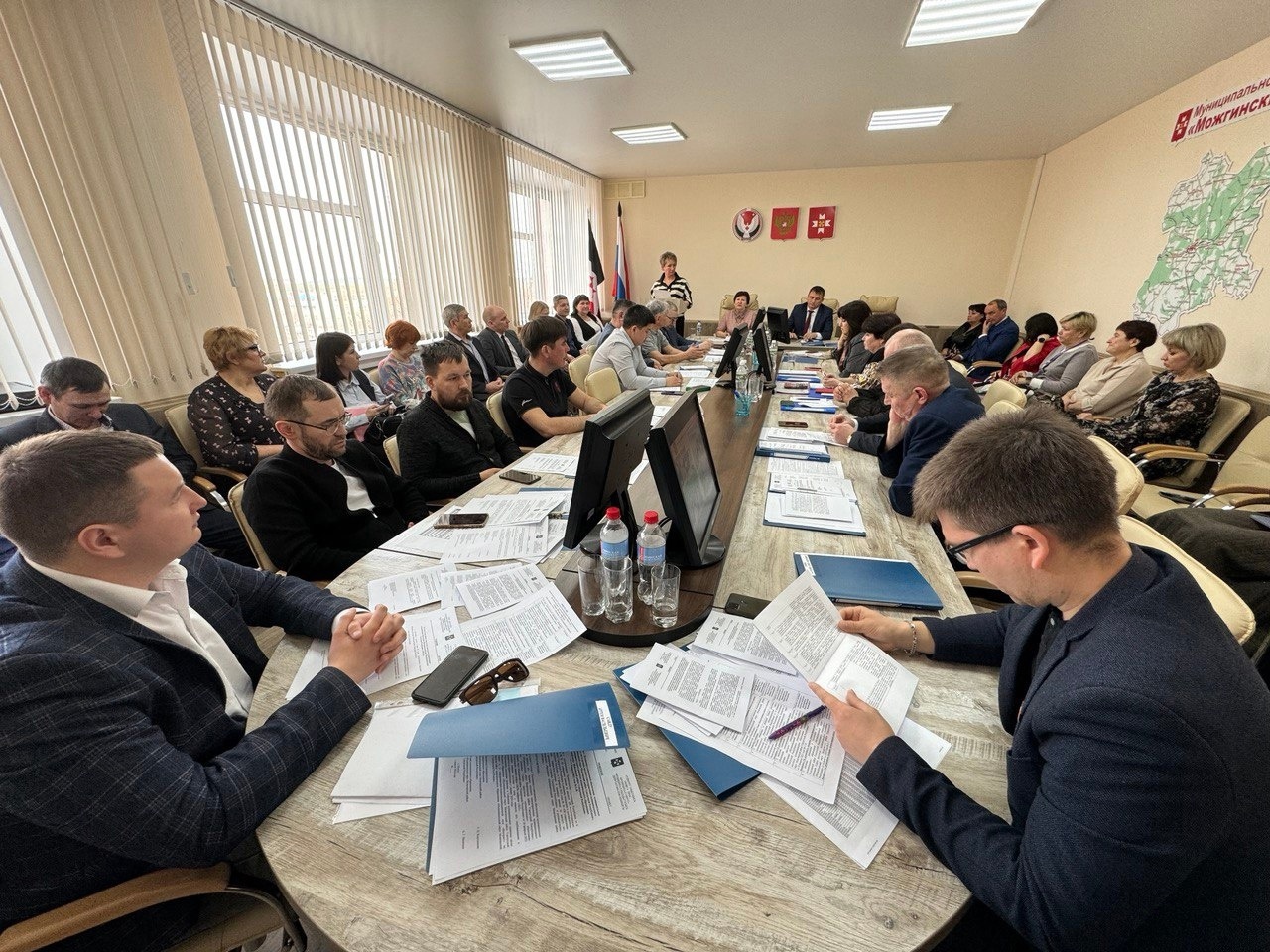 20-я сессия Совета депутатов Можгинского района состоялась 3 апреля в зале заседаний Администрации района под председательством Галины Петровны Корольковой.