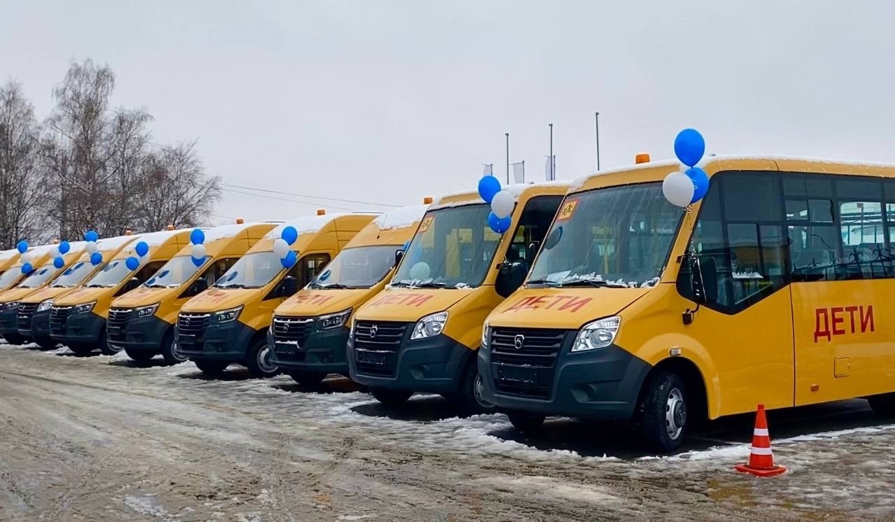 В Можгинский район поступило 2 новых школьных автобуса.