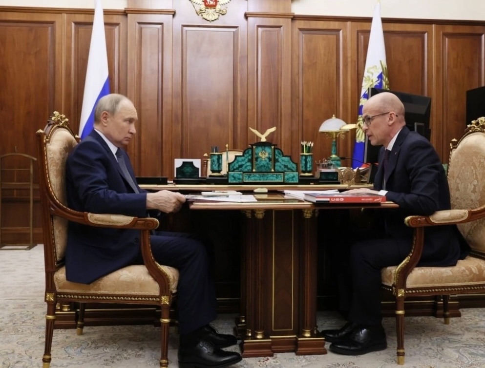 Президент России Владимир Путин провел рабочую встречу с главой Удмуртии Александром Бречаловым.