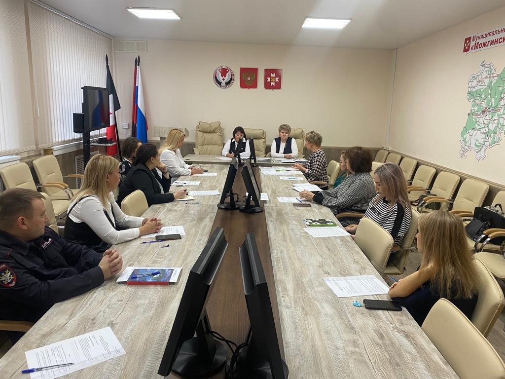 15 материалов по разным статьям рассмотрели на комиссии по делам несовершеннолетних и защите их прав в Администрации Можгинского района.